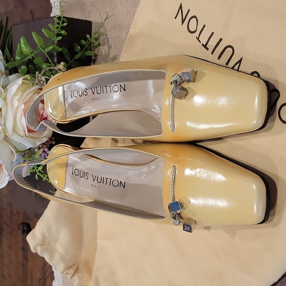 Authentic Louis Vuitton shoes - Picture 4 of 10